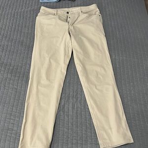Men’s Lululemon ABC pant 33-32